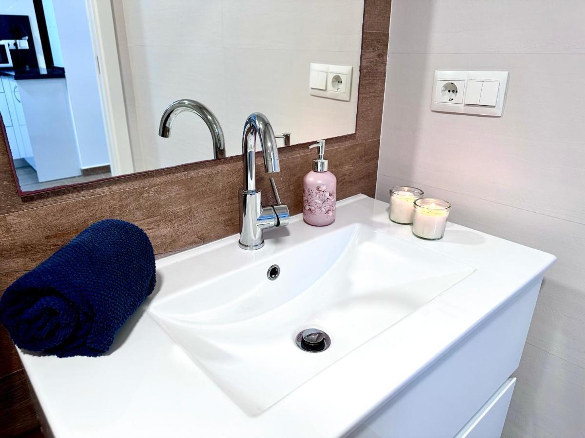 Apartamento La Cala Del Moral Sol Y Mar Apartment Екстериор снимка